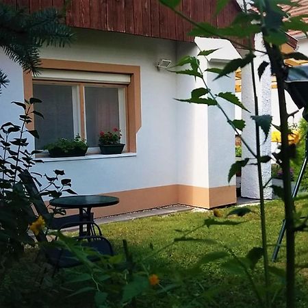 Hotel Julia Vendeghaz Sarrod Zewnętrze zdjęcie