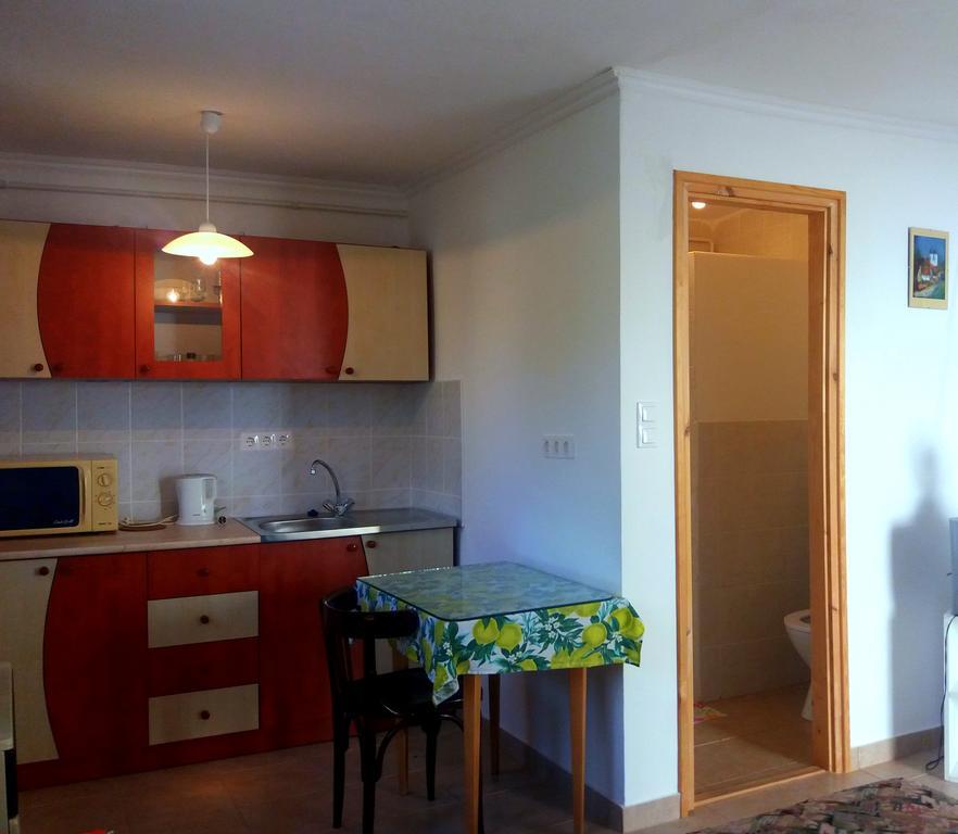Hotel Julia Vendeghaz Sarrod Zewnętrze zdjęcie