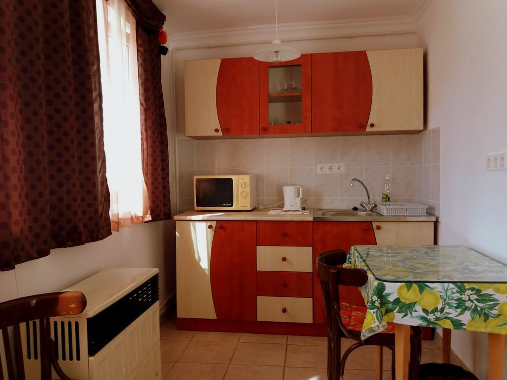 Hotel Julia Vendeghaz Sarrod Zewnętrze zdjęcie