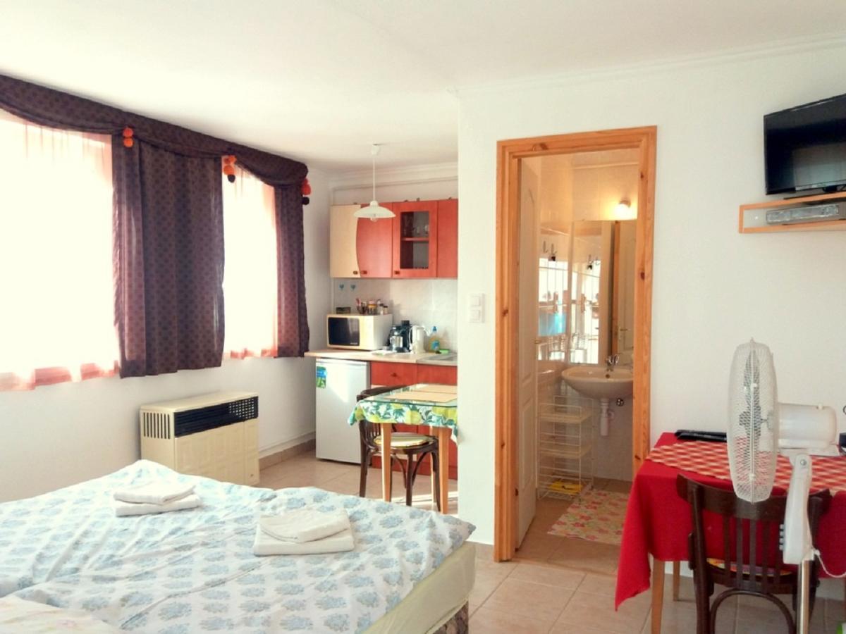 Hotel Julia Vendeghaz Sarrod Zewnętrze zdjęcie